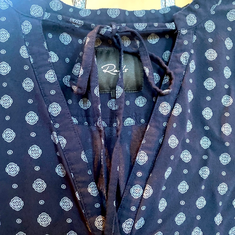 Size small blouse from Rails. - Picture 3 of 7